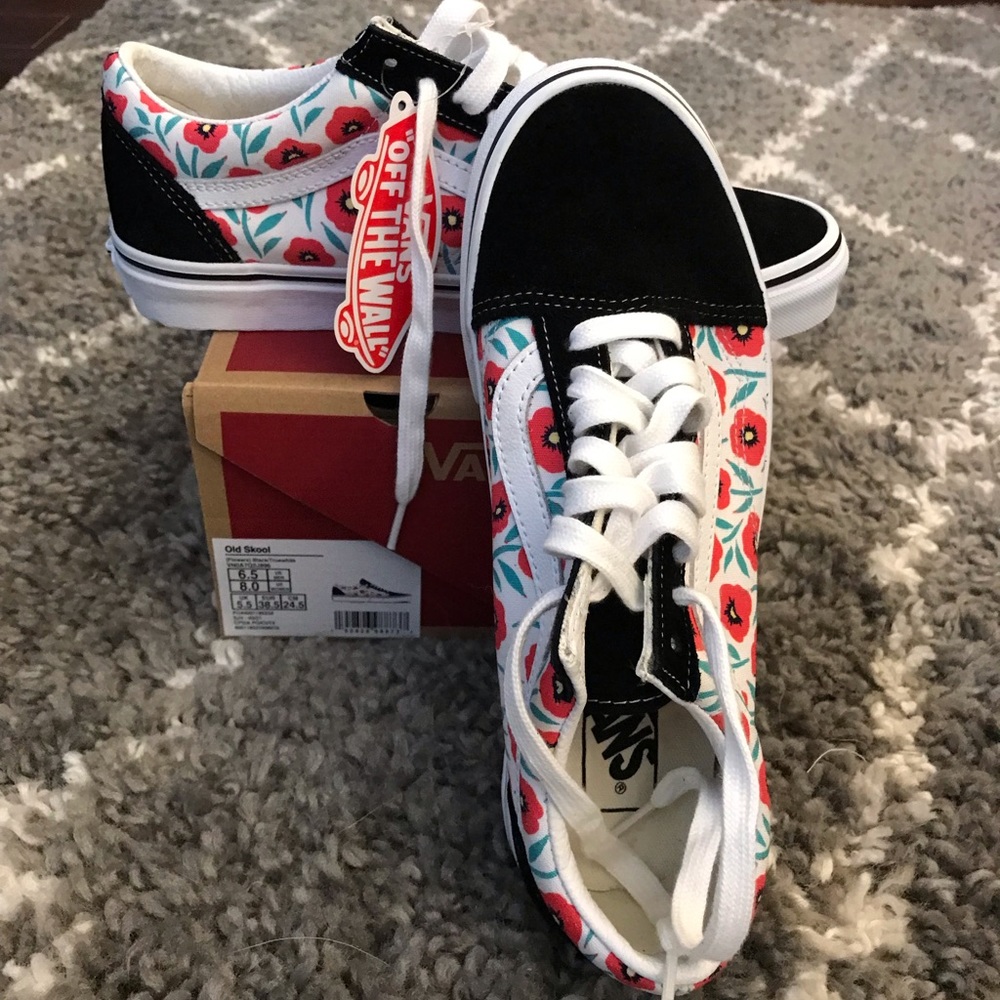 Vans Old Skool RETIRED Floral Print Sneaker, size 8